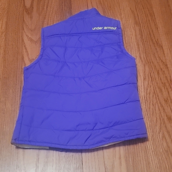 Girls Under Armour puffy vest - Picture 6 of 6